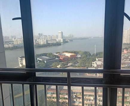 青山湖天湾单身公寓 豪装出租，配套齐全的理想居所